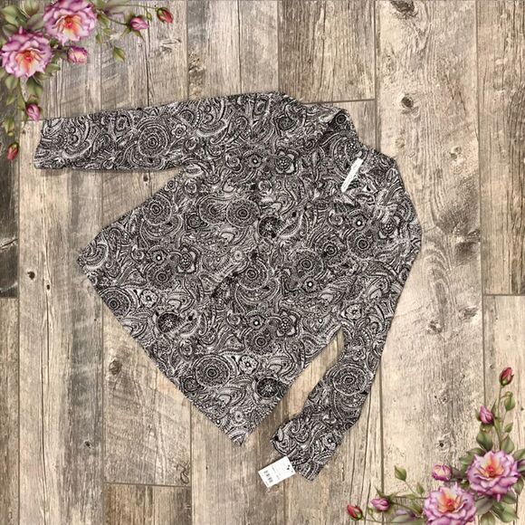 NWT floral long sleeve button down blouse - Picture 1 of 8